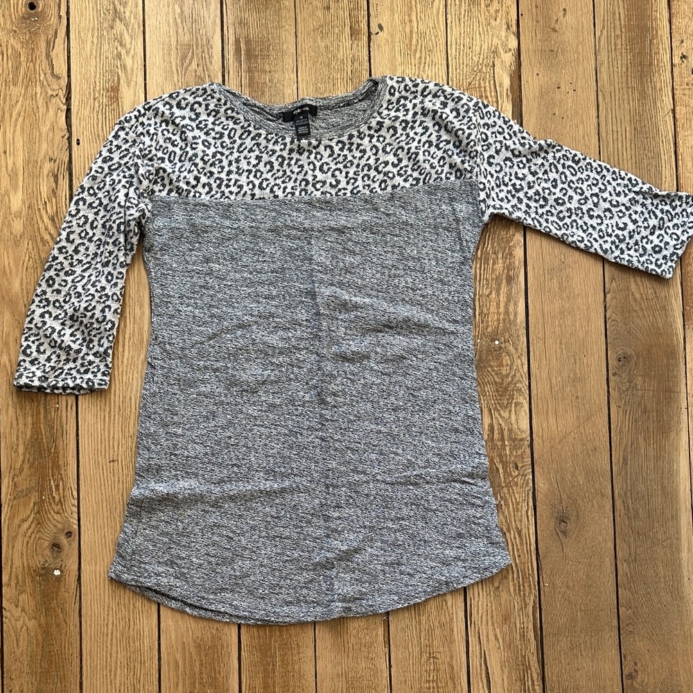 Gray Leopard Print 3/4 sleeve dress sz m